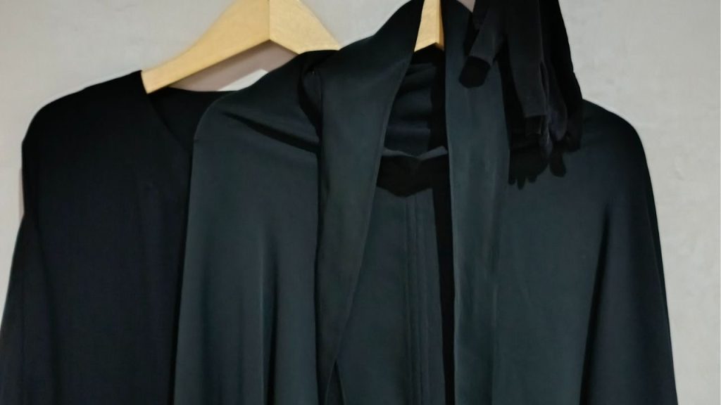 How to Wash Black Clothes in Washing Machine