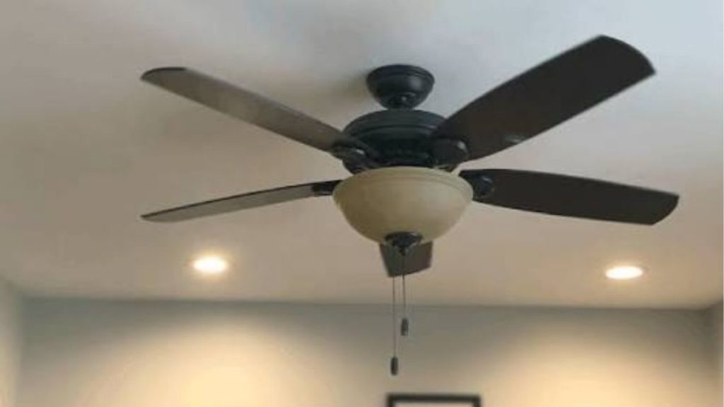 How to Stop Ceiling Fan From Squeaking