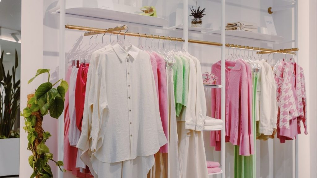 How to Wash Clothes with Bleach in the Washing Machine