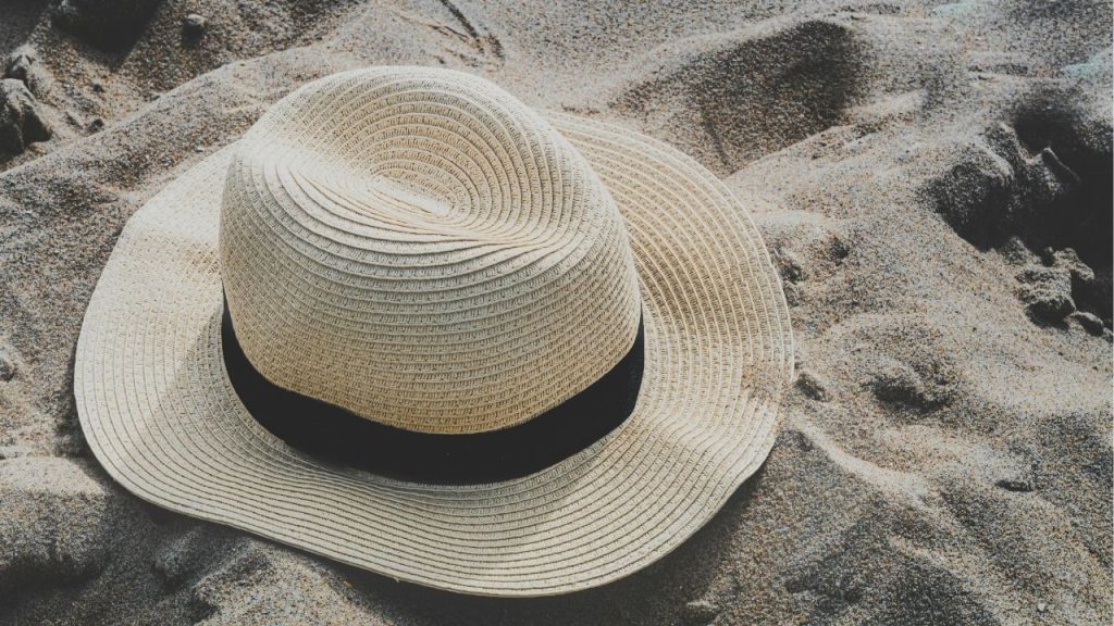 How to Wash a Hat in a Washing Machine