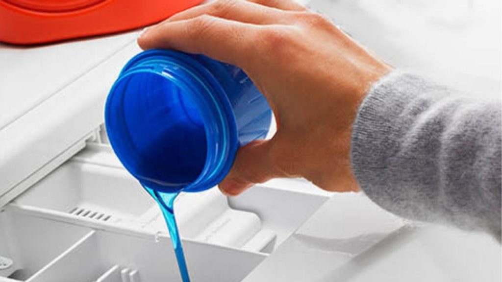 How to Put Liquid Detergent in Washing Machine