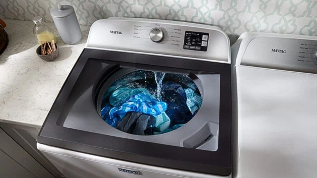 How to Work a Maytag Washing Machine