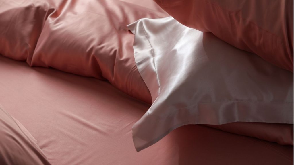 How to Wash Silk Pillowcase in Washing Machine