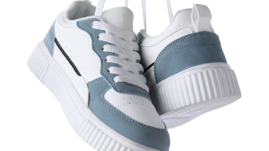 How to Wash Sneakers in Machine